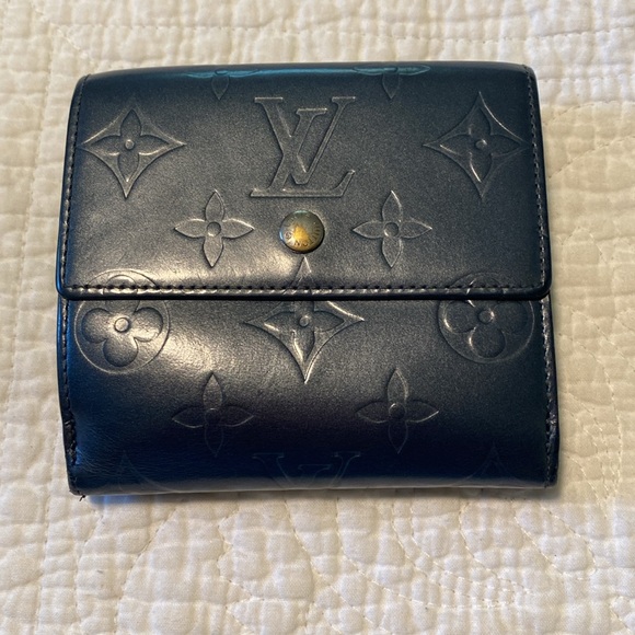 Like brand new LV wallet Excellent condition - Picture 2 of 6